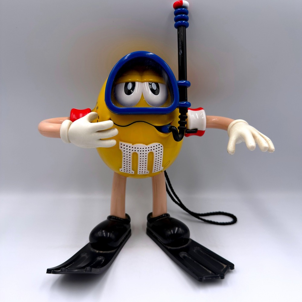 Vintage M&M's Yellow Scuba Diver Shower Radio AM/FM Polyconcept Collectible